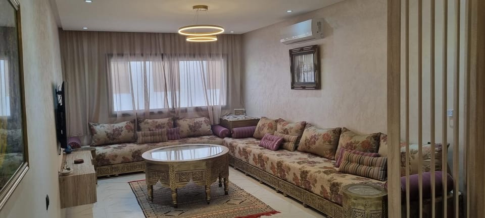 Luxueux Appartement Familial à Harhoura, Rabat Piscine & Plage à pied Apartment in Rabat-Salé-Kénitra