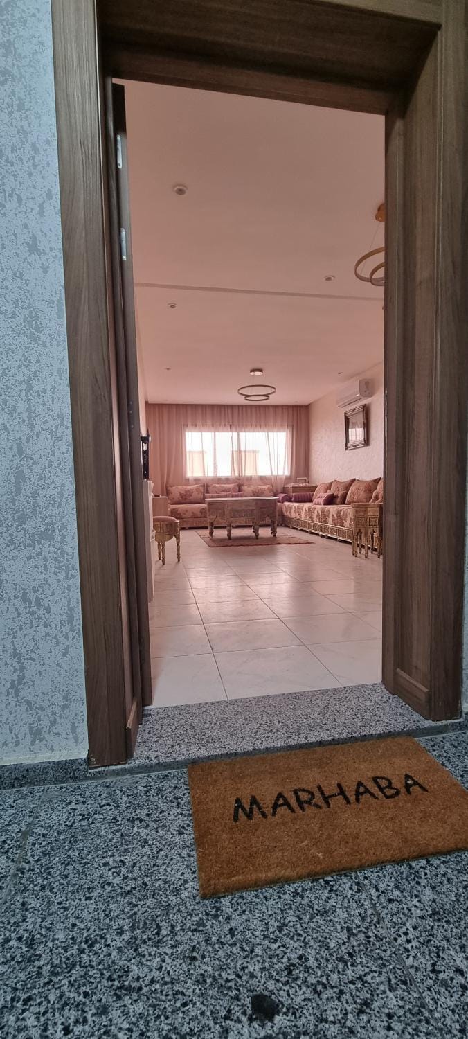 Luxueux Appartement Familial à Harhoura, Rabat Piscine & Plage à pied Apartment in Rabat-Salé-Kénitra
