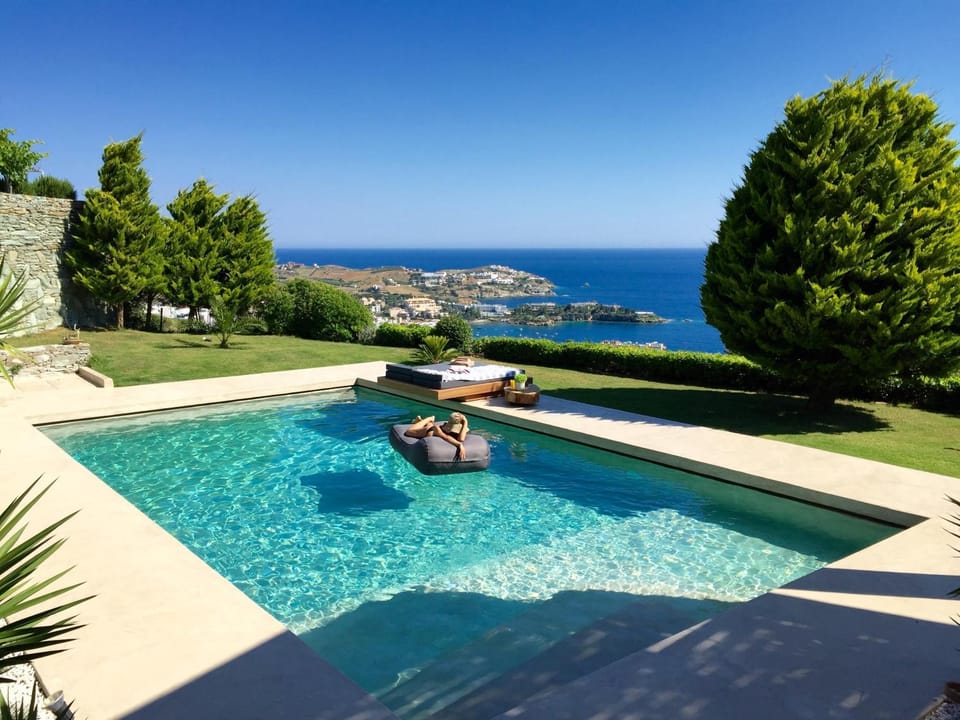 Garden, City view, Garden view, Landmark view, Pool view, Sea view, Swimming pool