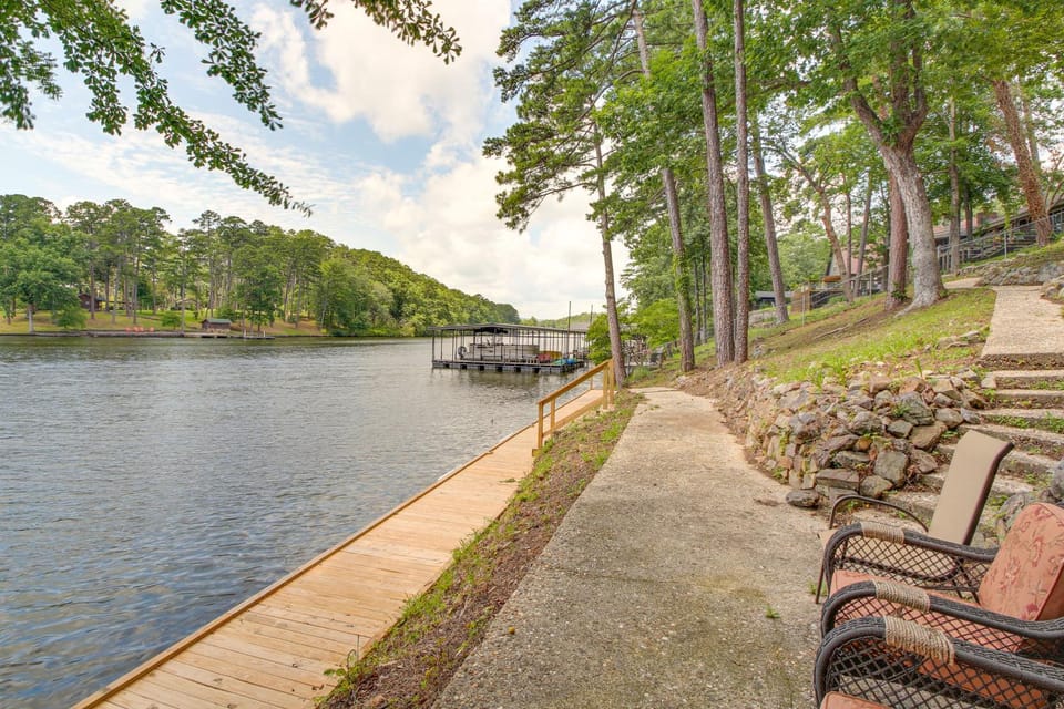 Lake Hamilton Views Hot Springs Family Home! House in Hot Springs