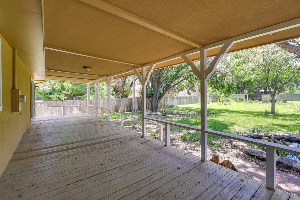 Group Getaway w/ Private Yard in Wichita! House in Wichita