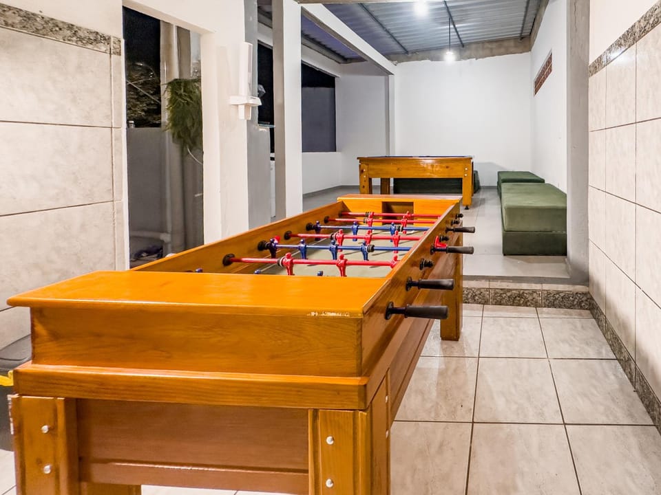 Billiard, Game Room