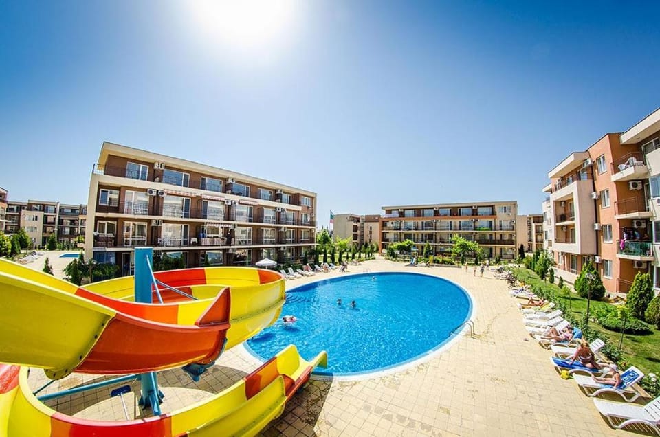 Pool View, 2 Bedroom Apartment Apartment in Sunny Beach