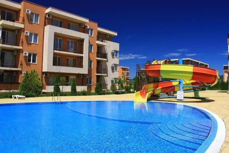 Pool View, 2 Bedroom Apartment Apartment in Sunny Beach
