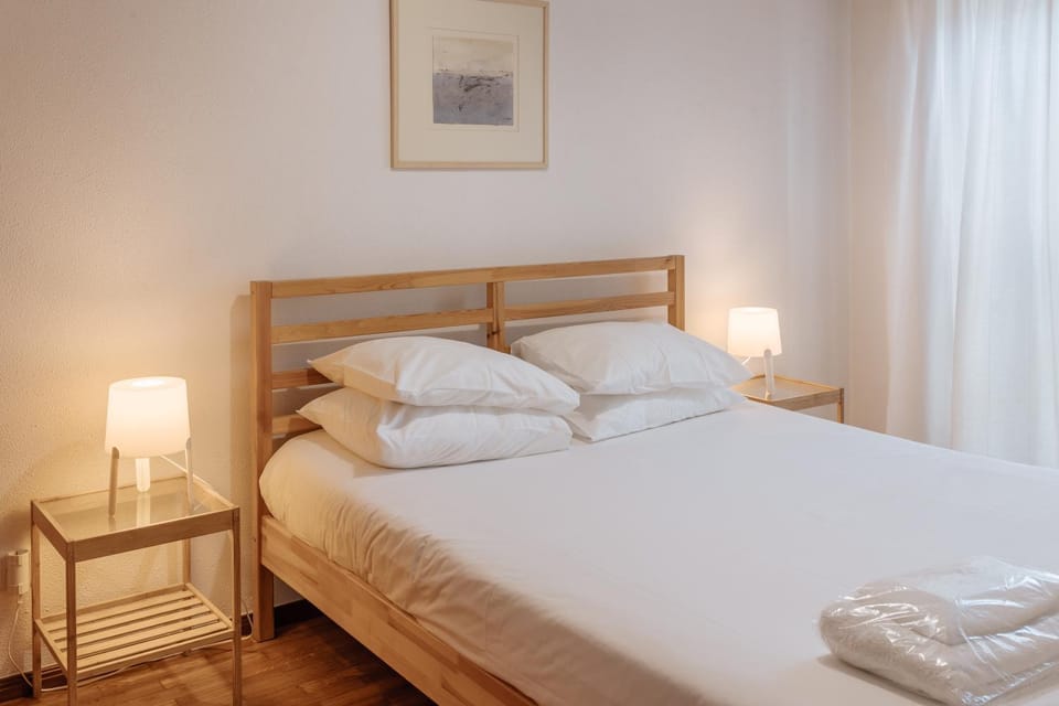 Bed, Decorative detail, Bedroom, towels