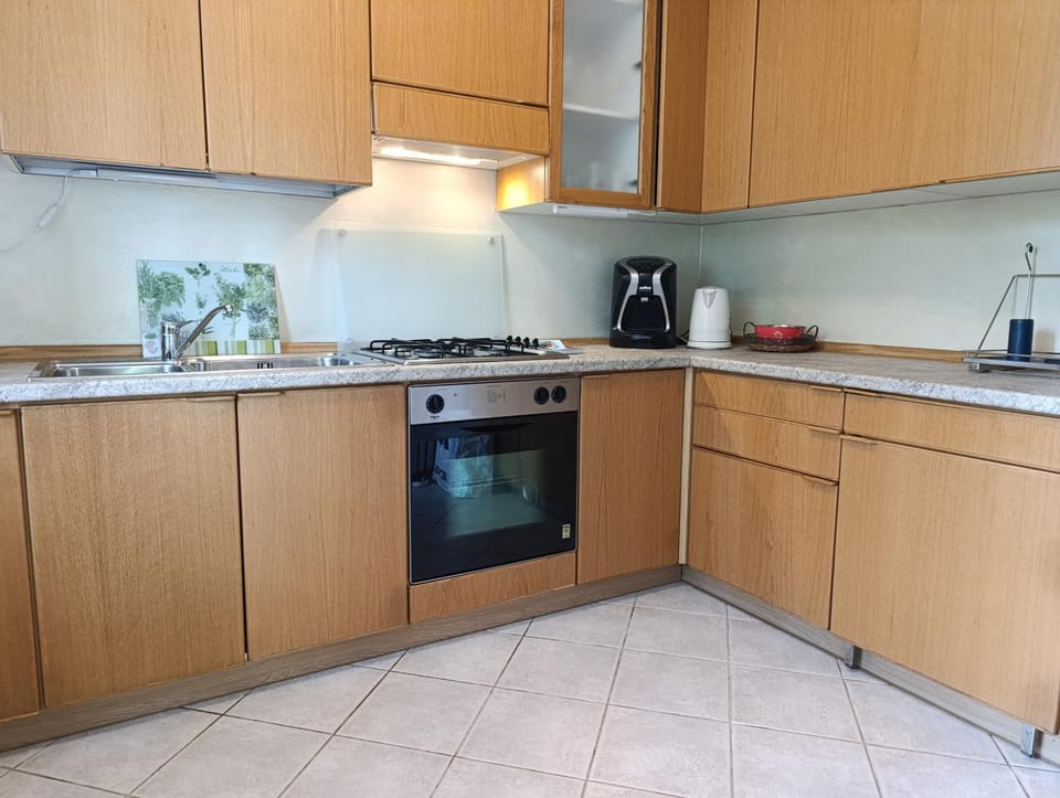 Kitchen or kitchenette, kitchen