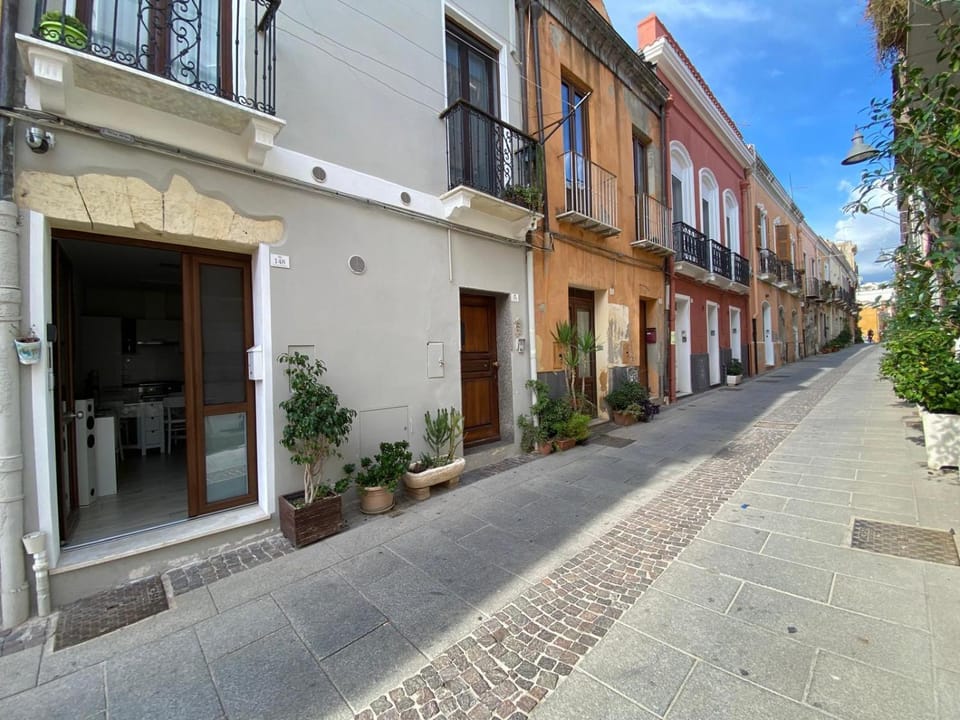 Property building, Street view