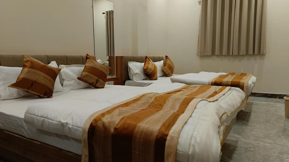 Shri ShyamRaj Hotel Ujjain Hotel in India