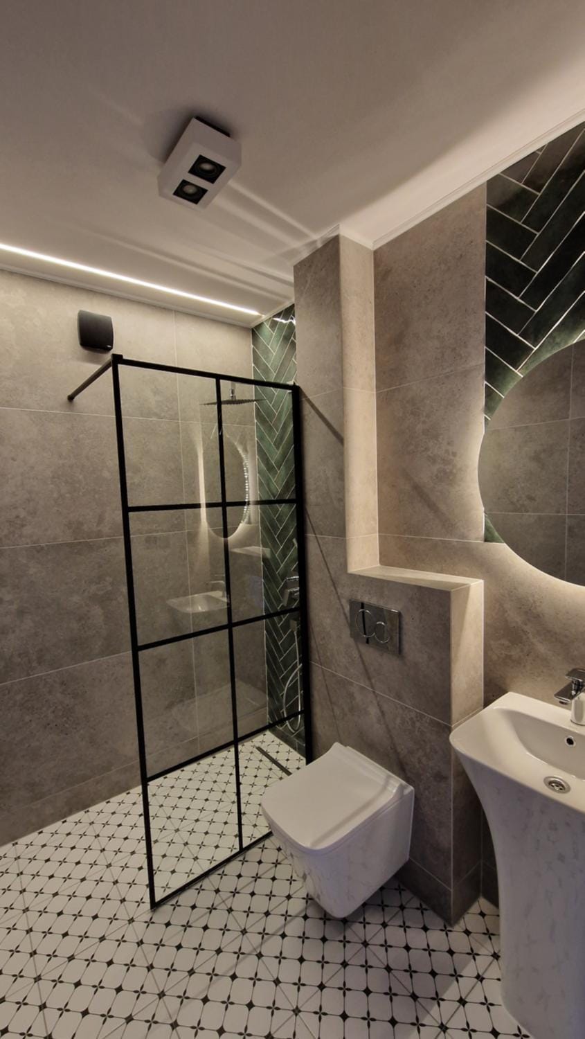 Shower, Toilet, Bathroom