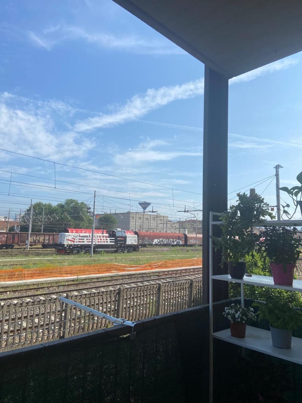 EJ Station Corner Apartment in Verona