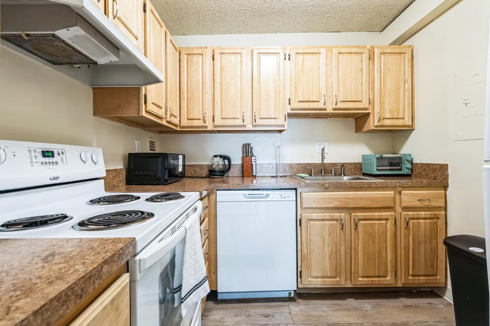 Legacy at Imperial Village 105 I 1 Bed 1 Bath Apartment in Richmond