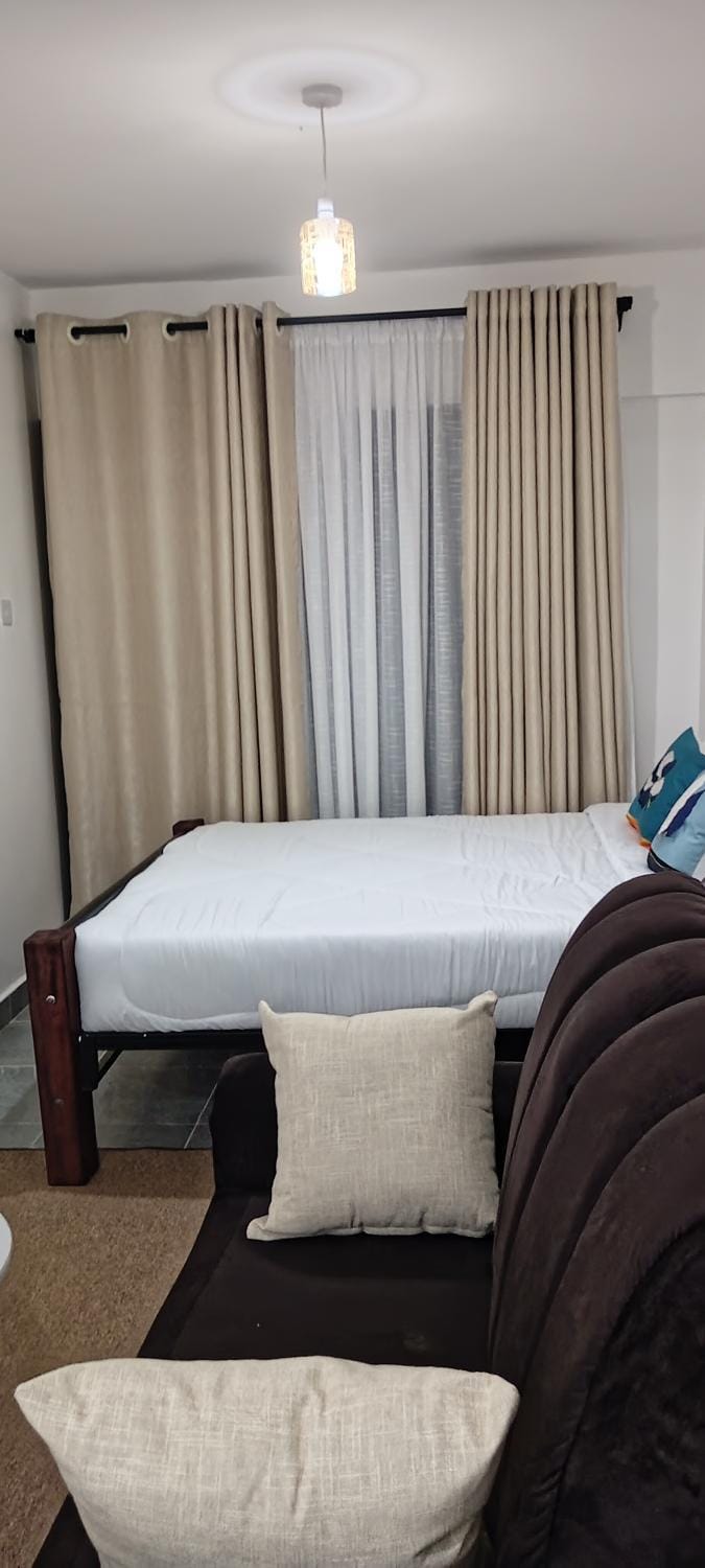 Bed, Seating area
