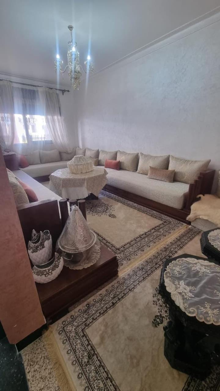 Appartement Meublé avec Parking Gratuit, Calme & Pratique à Casablanca Apartment in Casablanca