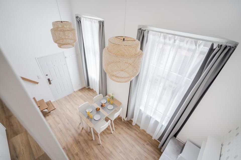 Living room, internet