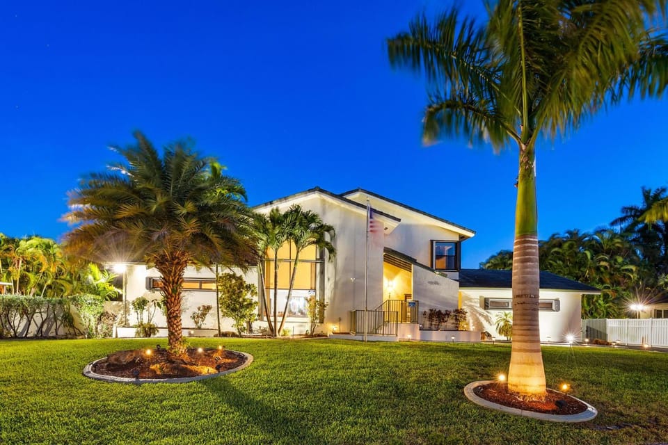 Property building, Nearby landmark, Facade/entrance, Night, Natural landscape