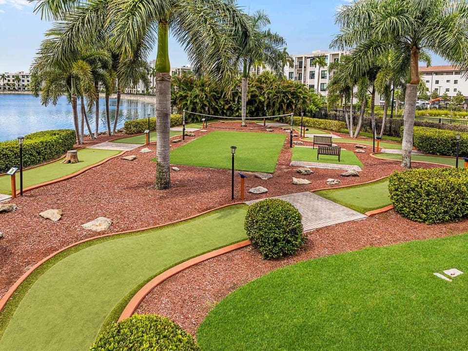 Marriott's Villas at Doral 2BR Apartment with Resort Access House in Doral
