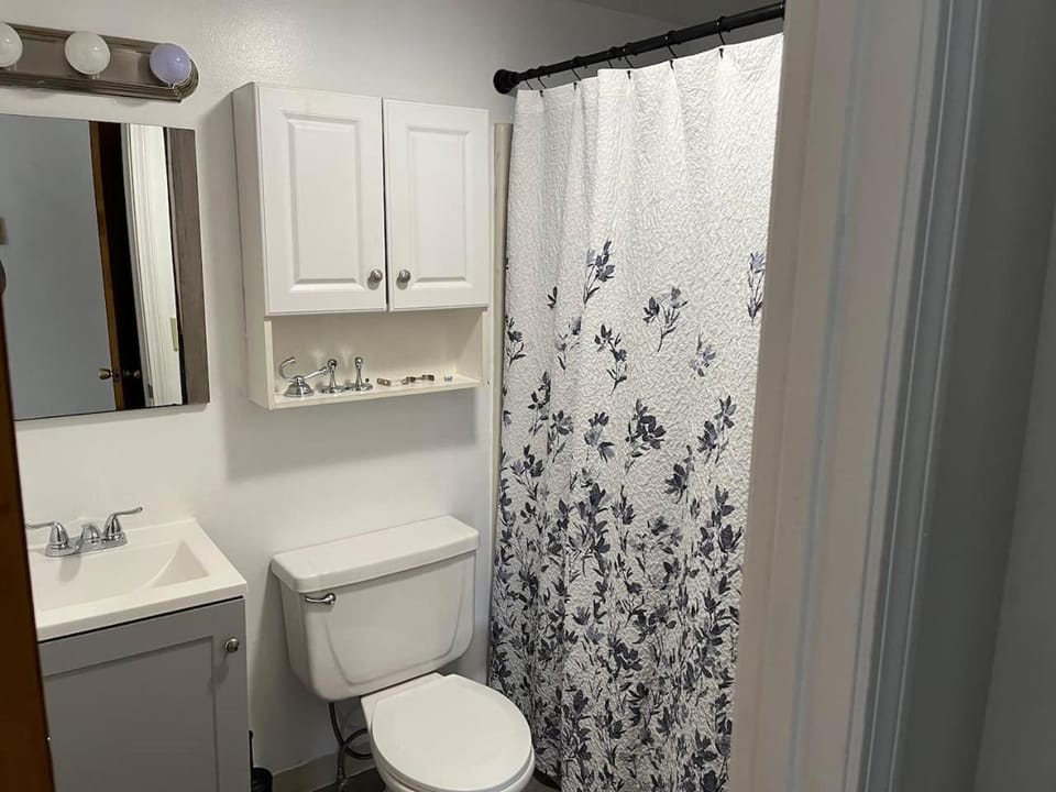 Downtown Amesbury 15 Mins to Beach Apartment in Massachusetts