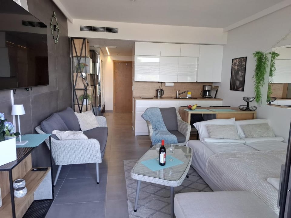Communal lounge/ TV room, Kitchen or kitchenette