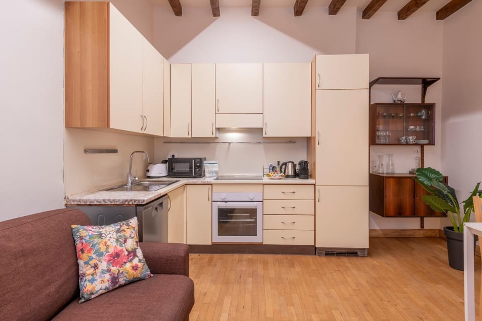 Kitchen or kitchenette, Living room, Dining area, stove