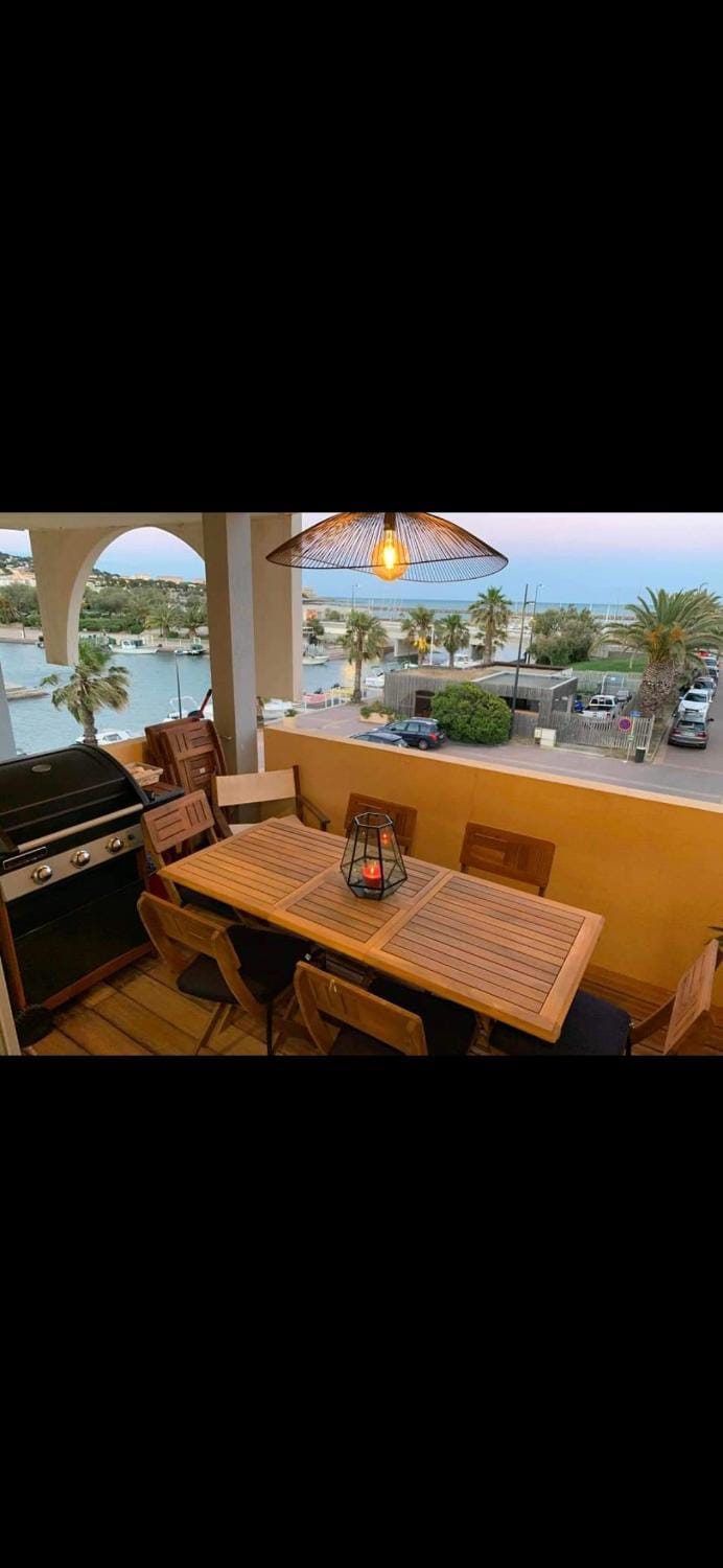 Vue mer A 1 min de la plage Apartment in Occitanie