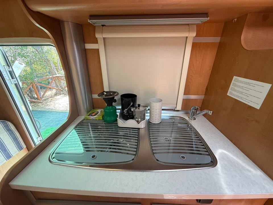 Vintage Camper Sorrento Campground/ 
RV Resort in Sorrento