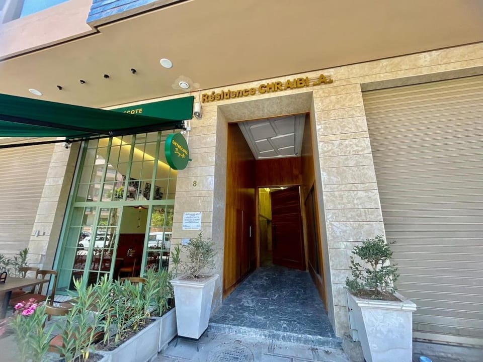 Property building, Facade/entrance