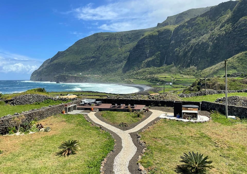 Neighbourhood, Natural landscape, Mountain view, Sea view