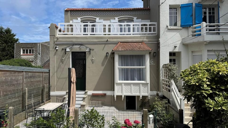 Villa Luxe-bord de mer-hyper centre Art Deco House in Hauts-de-France