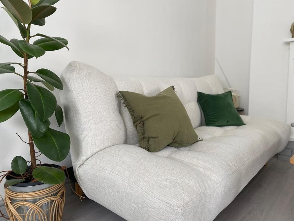 Modern 2Bed Garden Apartment in Heart of Penarth Apartment in Scotland