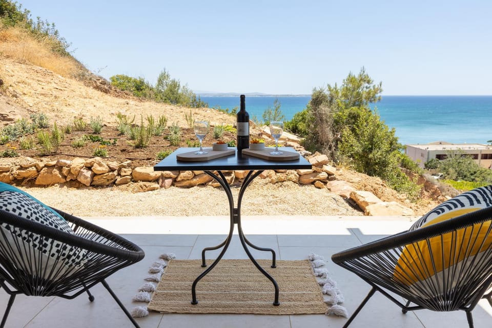 View (from property/room), Balcony/Terrace, Living room, Dining area, Sea view
