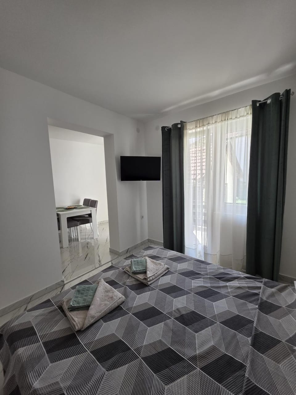 Bed, TV and multimedia