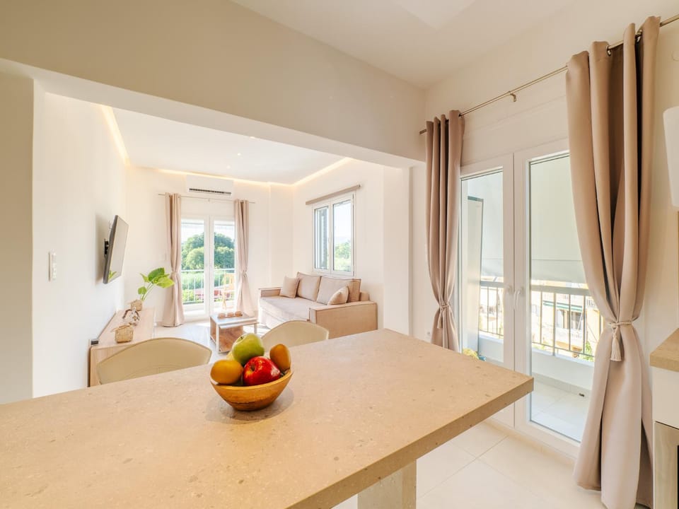 Living room, Seating area, Dining area, Food