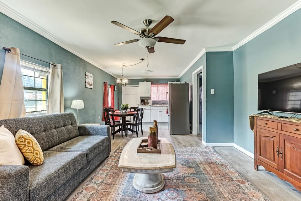 Dock&Volleyball! Near Downtown - Canary Cottage House in Savannah