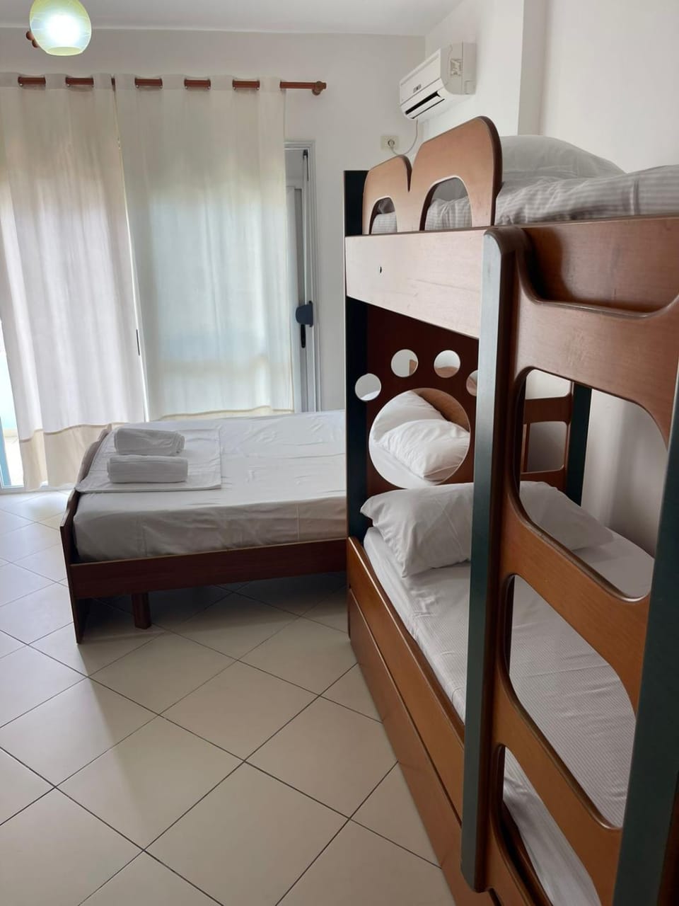 Bed, bunk bed