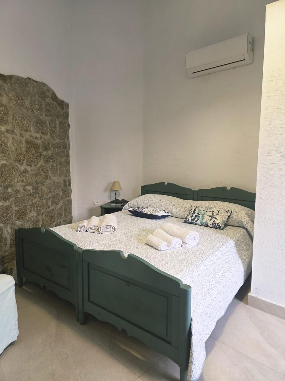 Bed, Photo of the whole room, Bedroom, towels, air conditioner