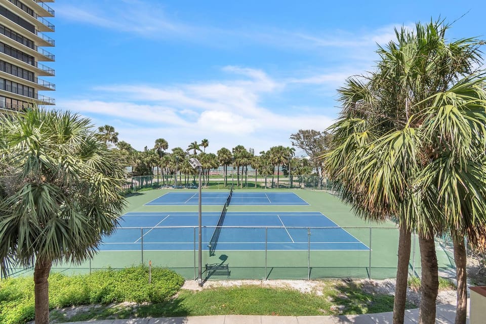 Land's End 11-306 Beach Front - Premier House in Sunset Beach