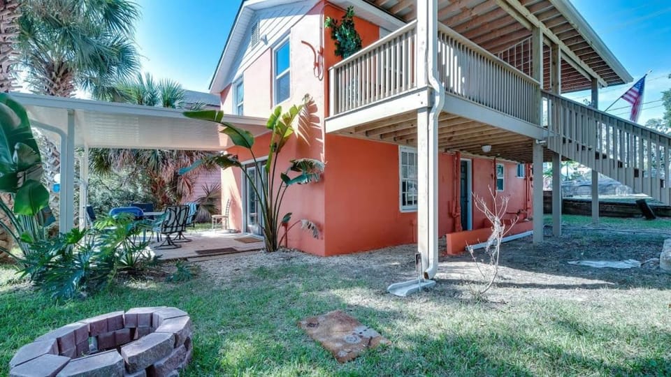 Dock&Volleyball! Near Downtown- Orange Oasis Apartment in Savannah