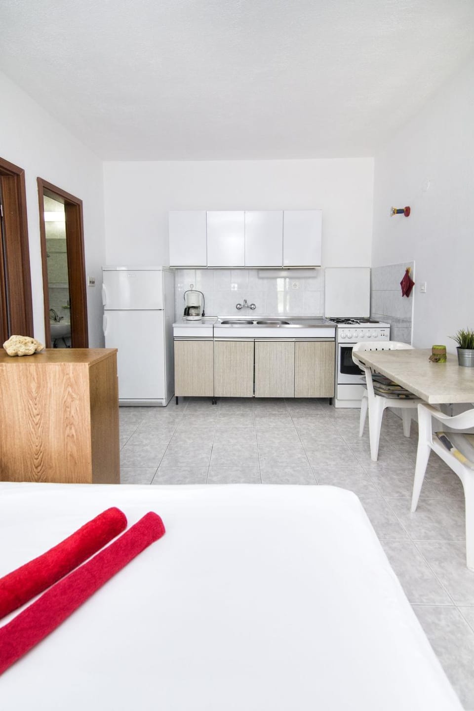 Kitchen or kitchenette, Living room