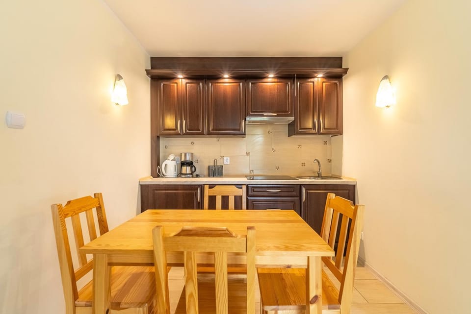 Coffee/tea facilities, Kitchen or kitchenette, Living room, Other, Other, Dining area, stove