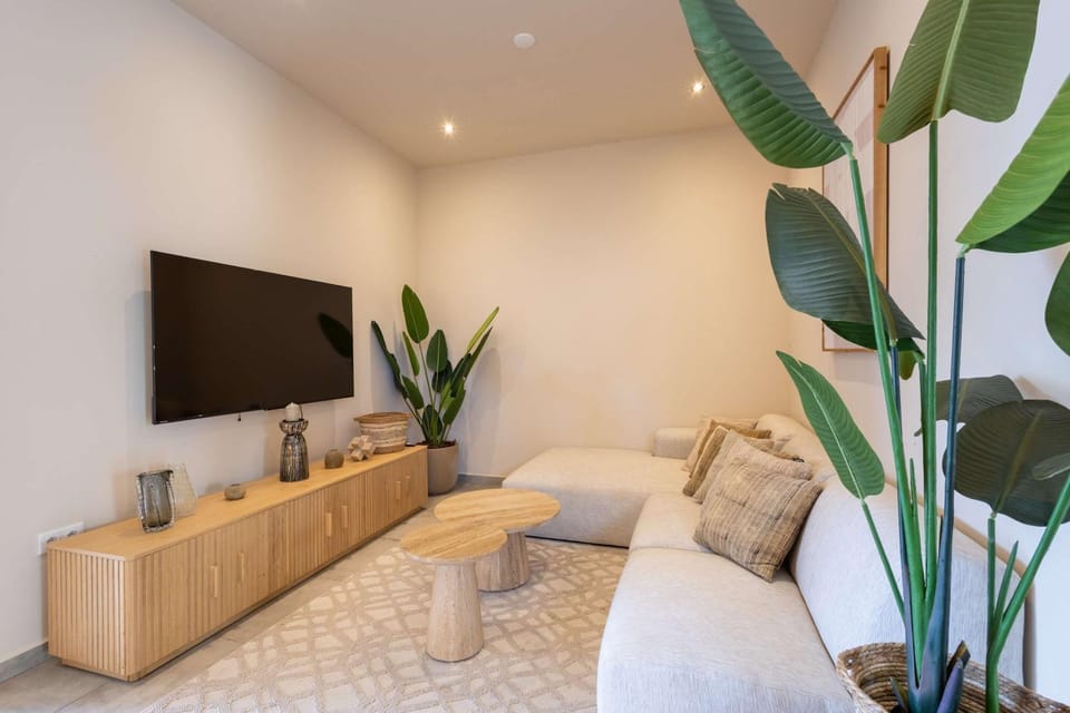 Ayana Resort at Mambo Beach Area Apartment in Willemstad