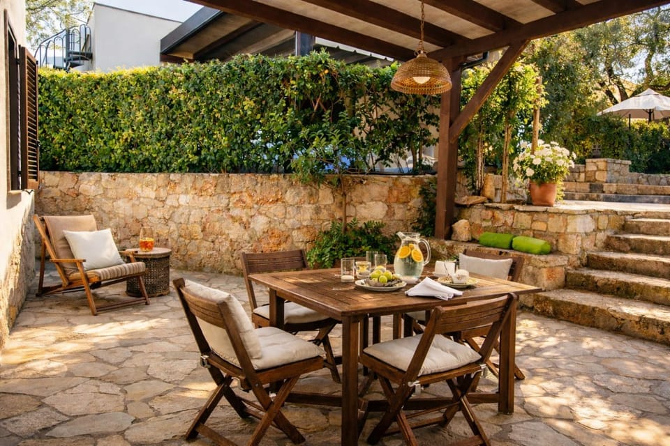 Patio, Living room, Seating area, Dining area, Garden view