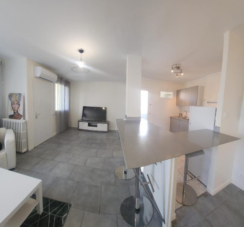 2 steps from Avignon train station Apartment in Avignon