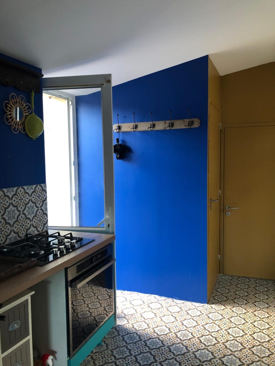 MAISON et jardin avec entrée indépendante et ses 2 chats House in Pays de la Loire