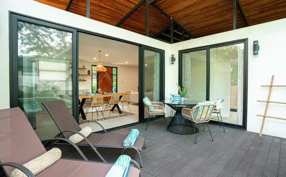 3BR Peaceful Retreat Walking Distance to Beach - QUETZAL main house House in Tamarindo