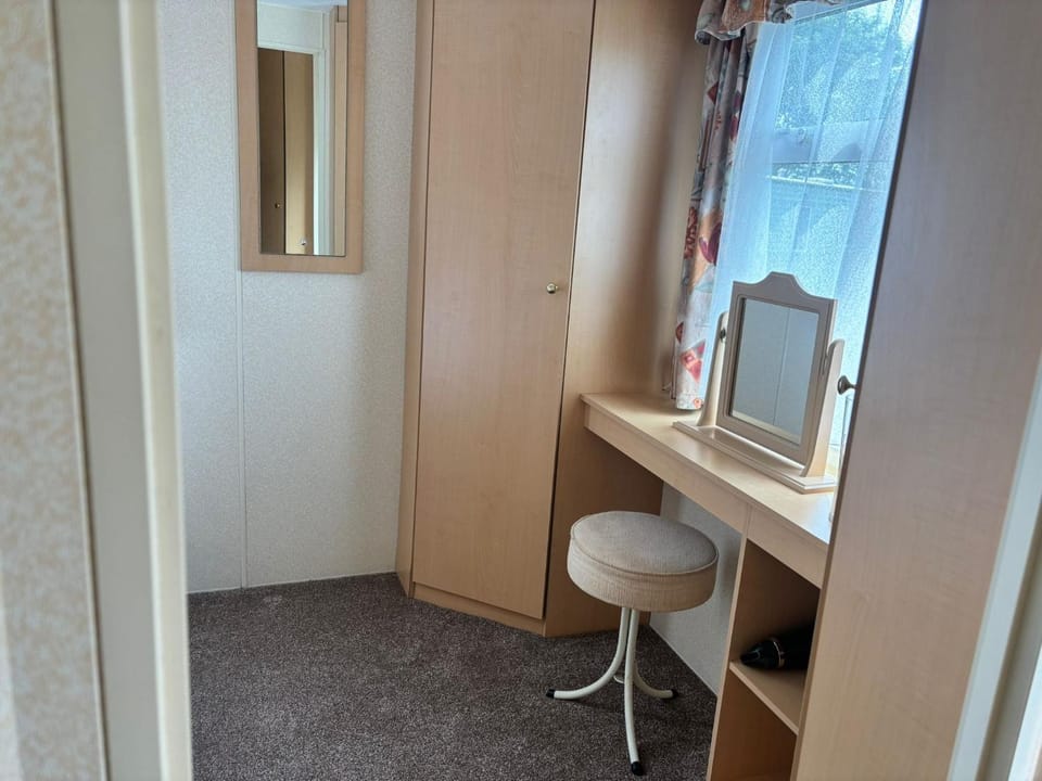 Cadwgan Caravan No2 Chalet in Wales