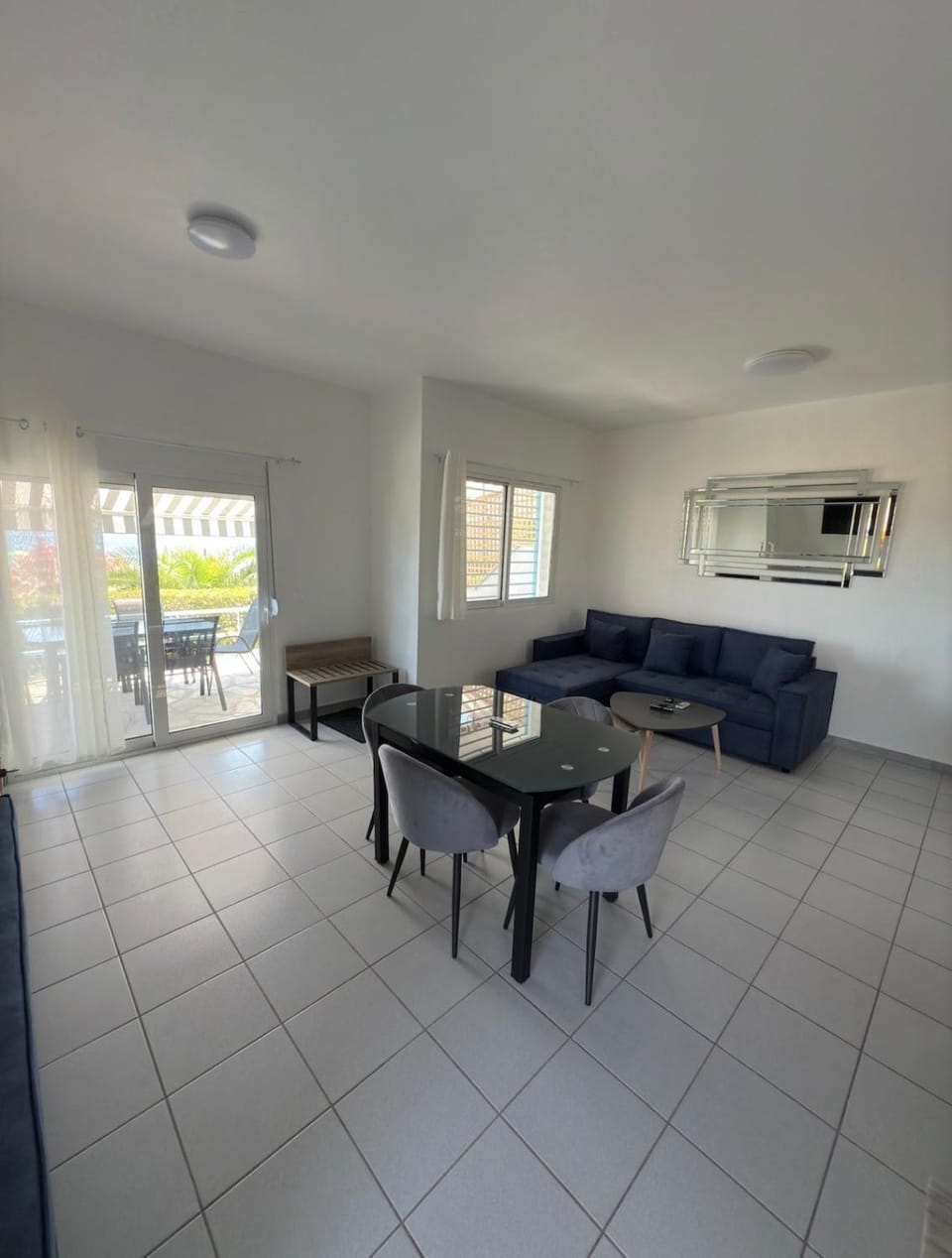 Living room, Seating area, Dining area