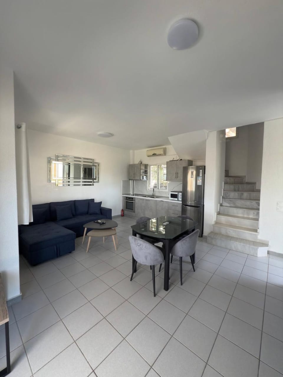 Kitchen or kitchenette, Living room, Seating area, Dining area, pet friendly, stove