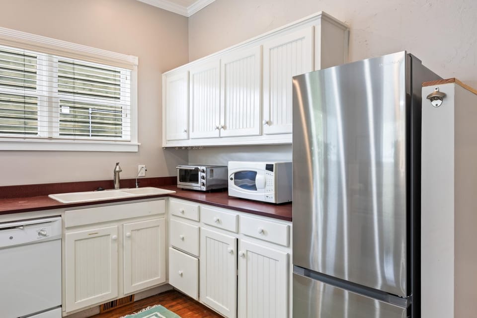 Historic Charm, 2BR, Sleeps 6, Minutes to Ski Resorts, Fully Equipped Kitchen, Free Transit House in Park City