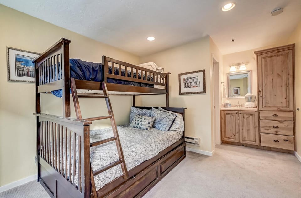 Serenity and Adventure Await, 3BR Condo near Deer Valley House in Park City