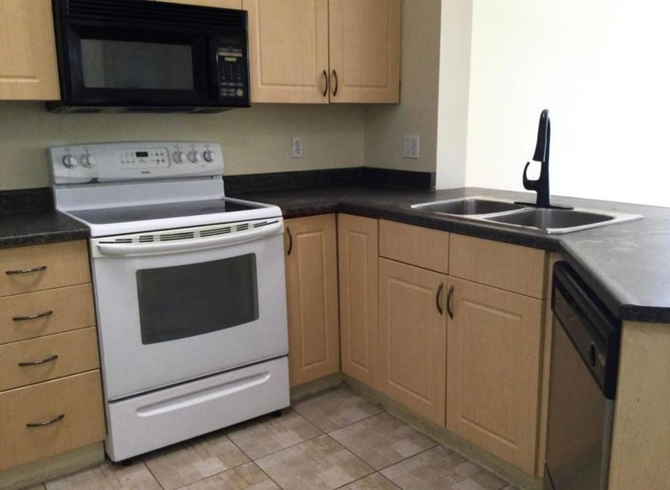 ED Phonix Apartment in Alberta